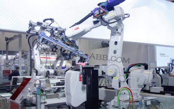 ABB工業機器人在熱板沖壓搬運系統中的流程簡介